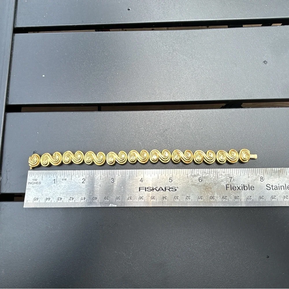 Rare, Authentic 18k Gold Tiffany & Co. Bracelet - Picture 7 of 17